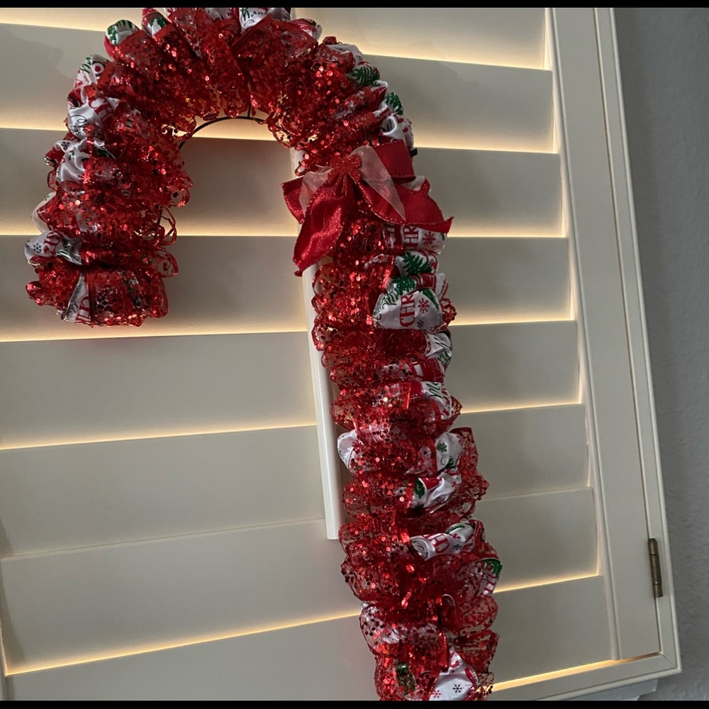 Candy cane holiday wreath